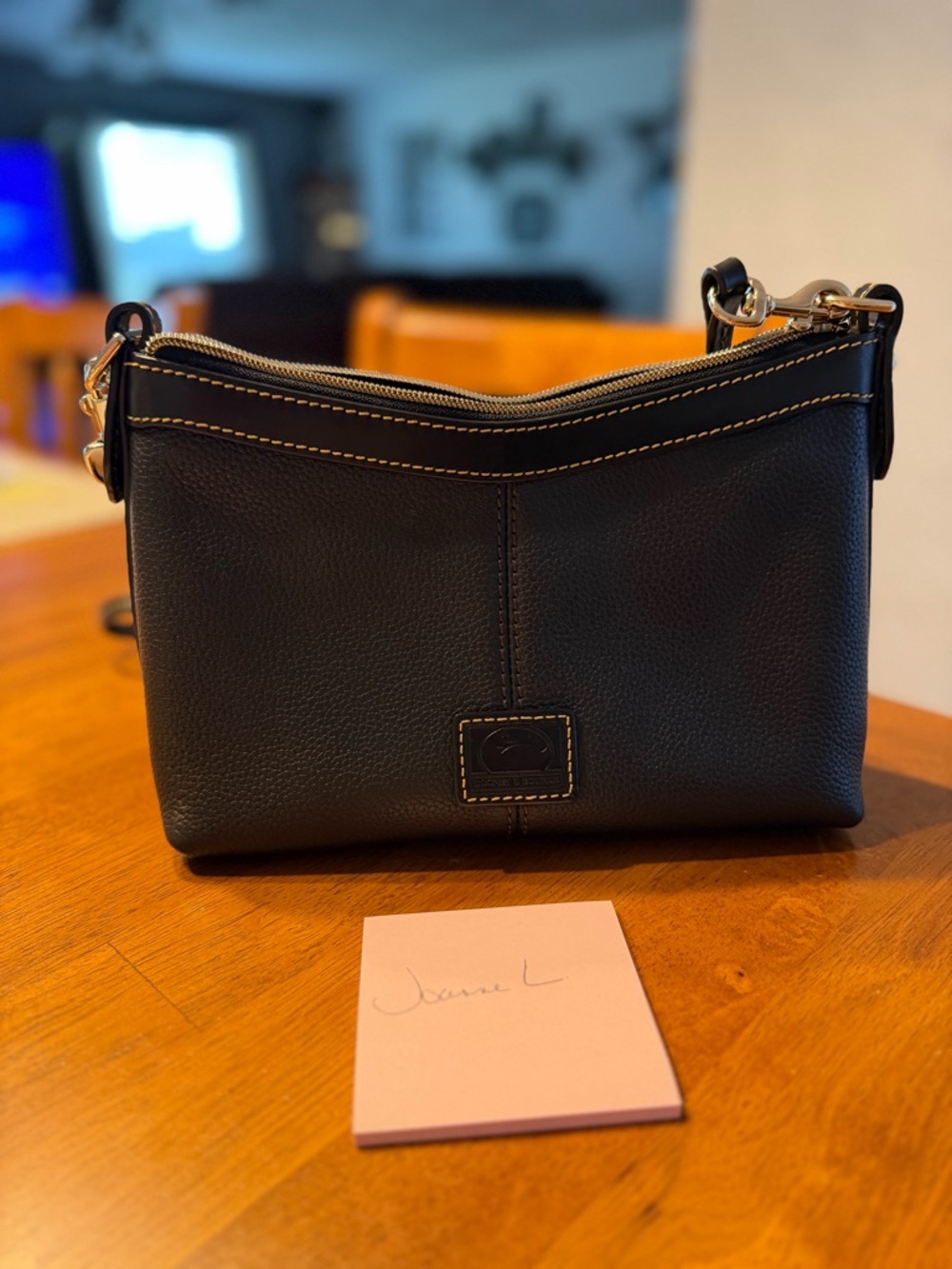 EXCELLENT CONDITON DOONEY AND BOURKE CROSSBODY BAG
